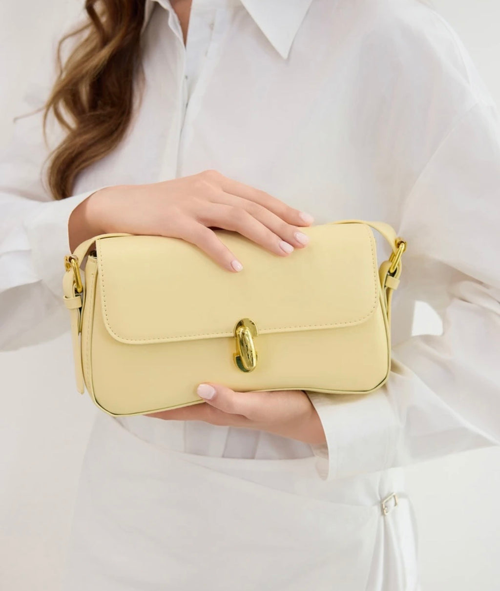 Cartera amarilla