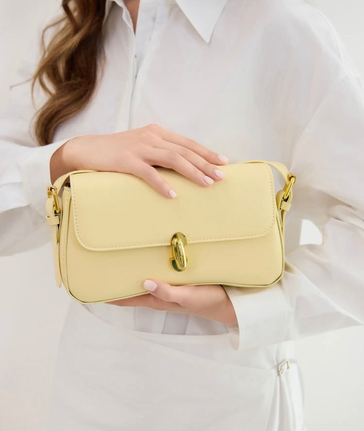 Cartera amarilla
